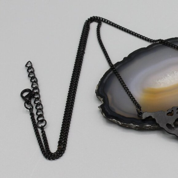 Necklace jewelry Earth globe world black tone with chain travel adventure new - Picture 5 of 8